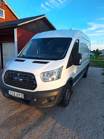 Ford Transit 2 of 4