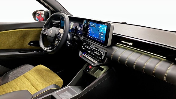 Renault 5 E-Tech 3 of 5