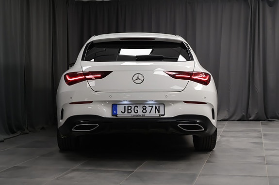 Mercedes-Benz CLA200 4 of 5