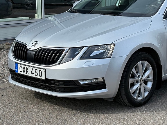 Skoda Octavia 3 of 5
