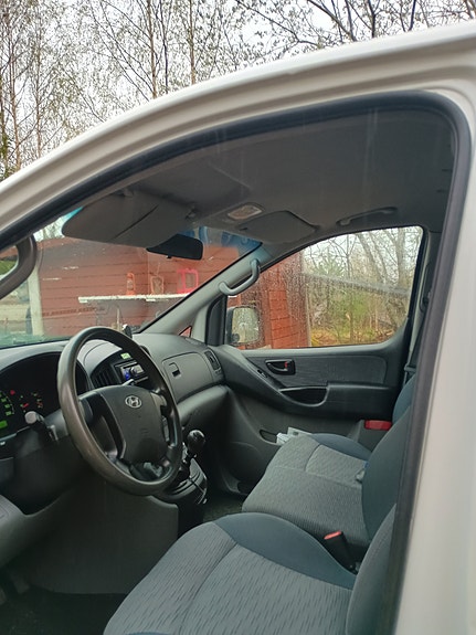 Hyundai H-1 5 of 5