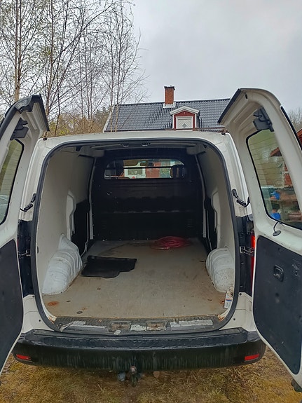 Hyundai H-1 3 of 5