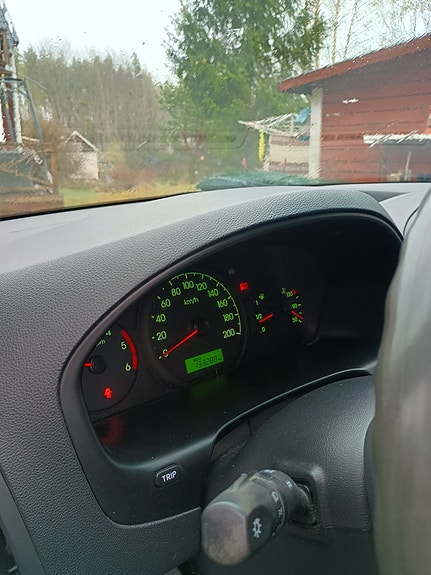 Hyundai H-1 4 of 5