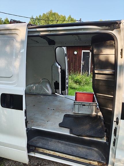 Hyundai H-1 8 of 13