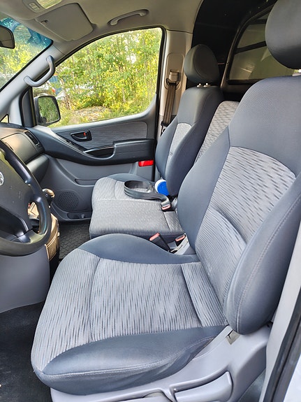 Hyundai H-1 10 of 13