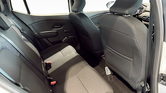 Dacia Sandero 5 of 5