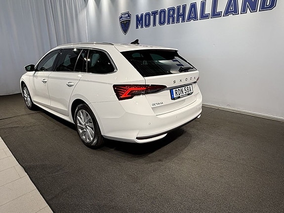 Skoda Octavia 3 of 5