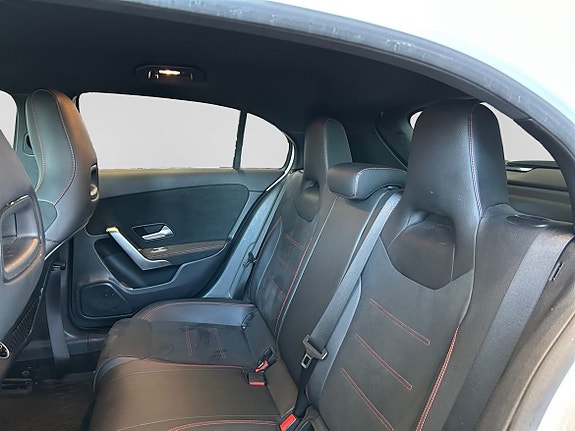 Mercedes-Benz A250 e 10 of 13