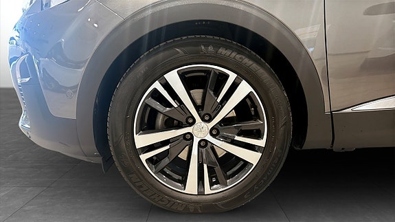 Peugeot 5008 9 of 13