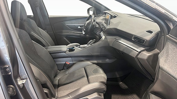 Peugeot 5008 3 of 5