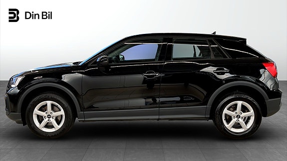 Audi Q2 2 of 5