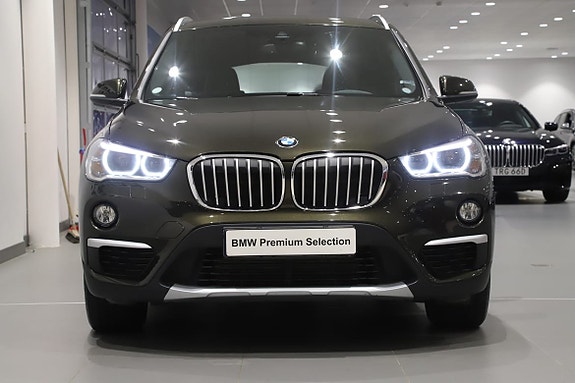 BMW X1 4 of 5