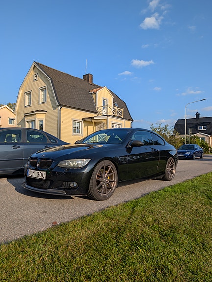 BMW 335d 2 of 5
