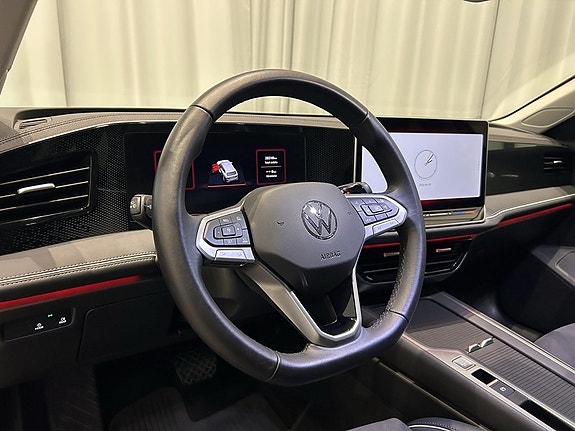 Volkswagen Passat 10 of 15