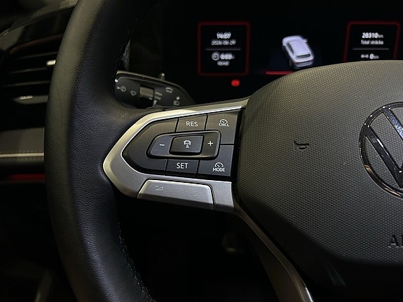 Volkswagen Passat 11 of 15