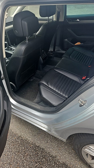 Volkswagen Passat 3 of 3