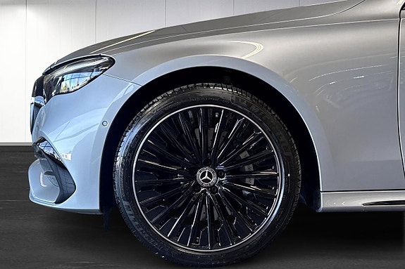 Mercedes-Benz E300 5 of 20