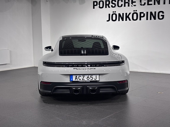 Porsche 911 Carrera 4 GTS 4 of 5