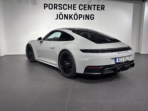 Porsche 911 Carrera 4 GTS 3 of 5