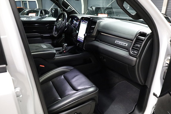 Dodge RAM 1500 9 of 23