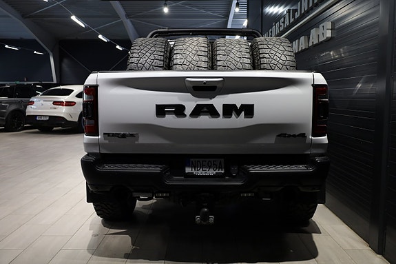 Dodge RAM 1500 5 of 5