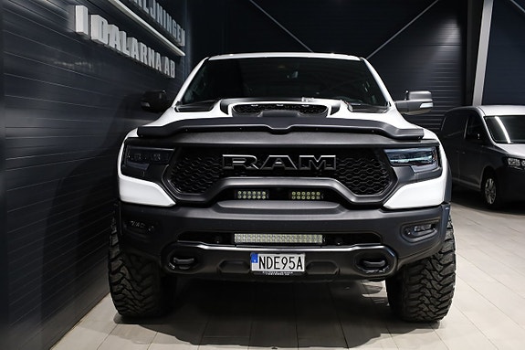 Dodge RAM 1500 2 of 5