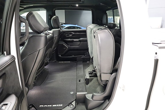 Dodge RAM 1500 13 of 23