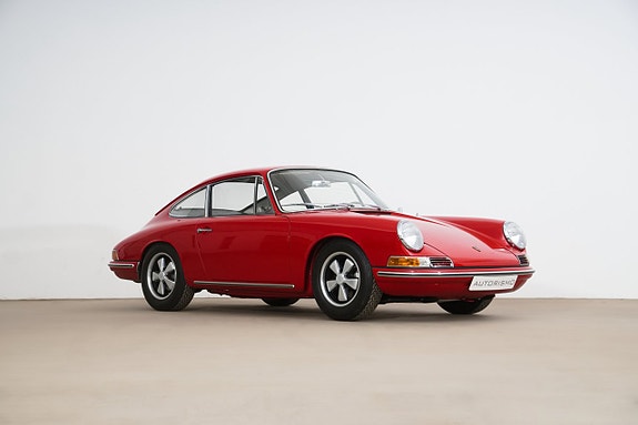 Porsche 911 4 of 5