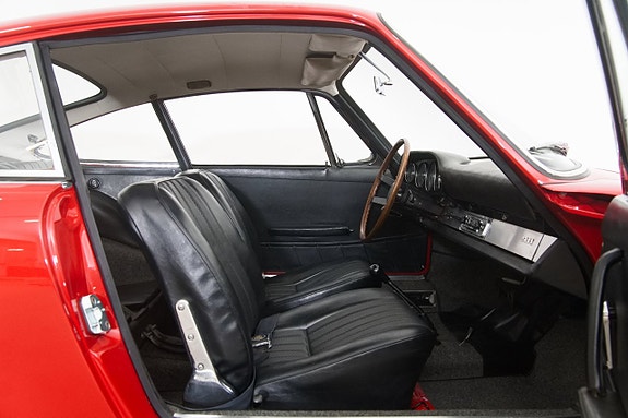 Porsche 911 18 of 30