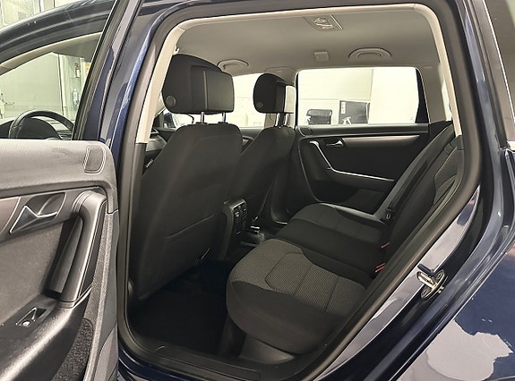 Volkswagen Passat 6 of 21