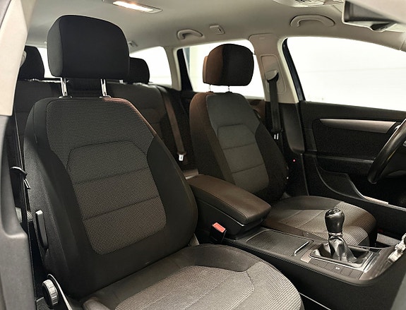 Volkswagen Passat 8 of 21