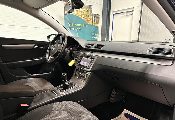Volkswagen Passat 7 of 21