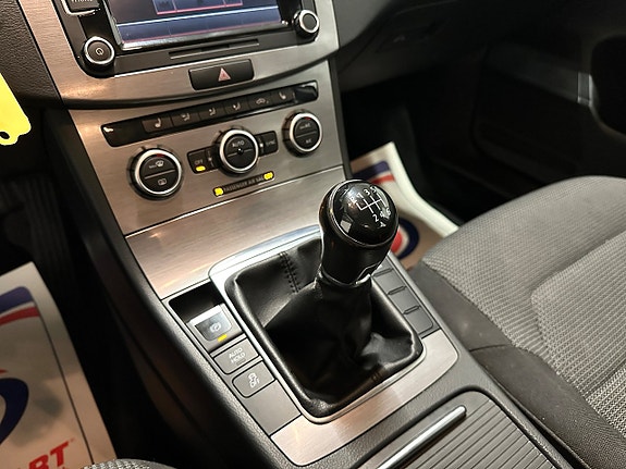 Volkswagen Passat 12 of 21