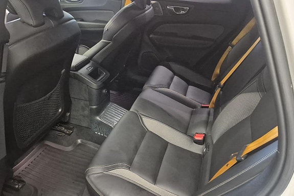 Volvo XC60 19 of 24