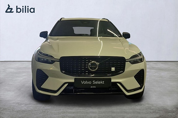 Volvo XC60 2 of 24