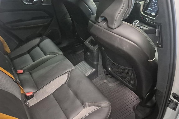 Volvo XC60 18 of 24
