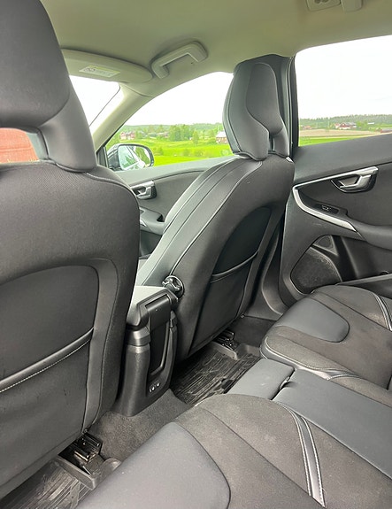Volvo V40 11 of 15