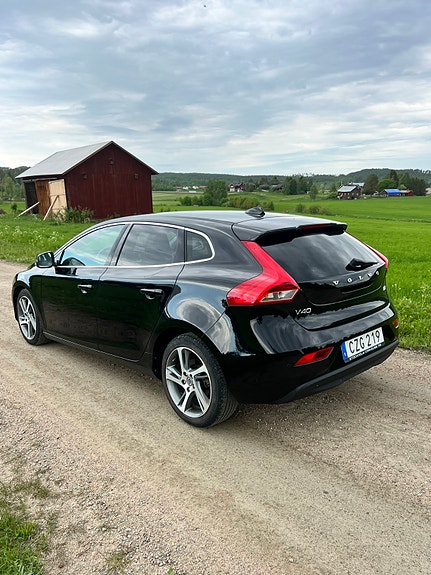 Volvo V40 4 of 5