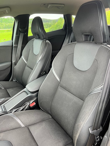 Volvo V40 10 of 15
