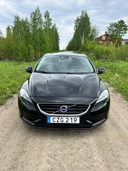 Volvo V40 3 of 5