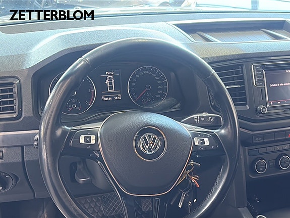 Volkswagen Amarok 12 of 18