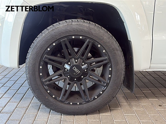 Volkswagen Amarok 13 of 18