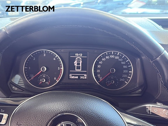 Volkswagen Amarok 11 of 18