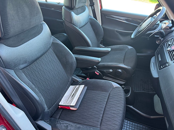 Citroen Grand C4 Picasso 3 of 5