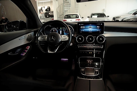 Mercedes-Benz GLC300 e 6 of 13