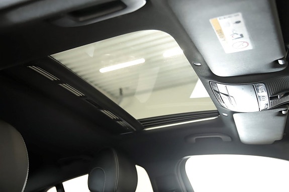 Mercedes-Benz GLC300 e 11 of 13