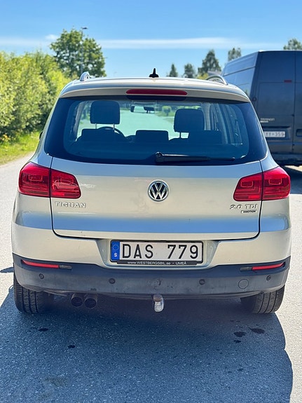 Volkswagen Tiguan 4 of 5