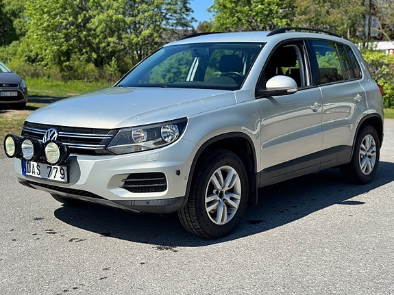 Volkswagen Tiguan 2 of 5