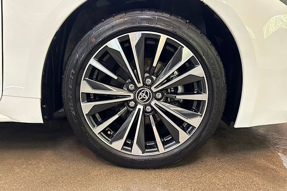 Toyota Corolla 17 of 21