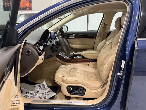 Audi A8 7 of 24